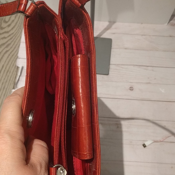 Beautiful red bag by Anne Klein 🍀 - Picture 6 of 9